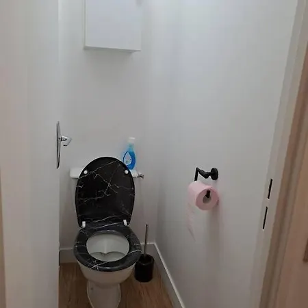 Les Dryades Avec Vue Montagne דירה